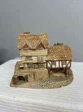 David Winter Cottages-Market Street-1980 Great Britain - Some Damage