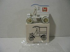ERTL Mobilgas 1905 Ford Delivery Car Locking Bank - NIB