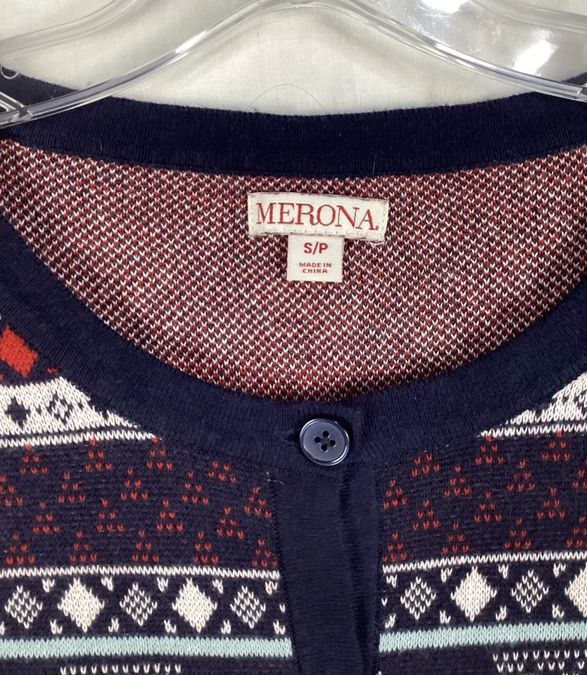 Merona Cárdigan Suéter Navidad Vacaciones Argyle Azul Rojo Botón Talla Pequeña Foto 3 de 4