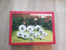 Dinette en porcelaine pour Noël - 17 pièces