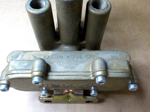 Genuine Neway Height Control Valve (Type CR) Air Control 90054007 - 第 4/8 張圖片