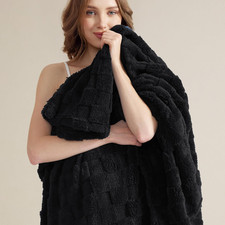 Gentlesoft Black Throw Blanket for Couch - Checkered Fleece Blankets Gifts for W
