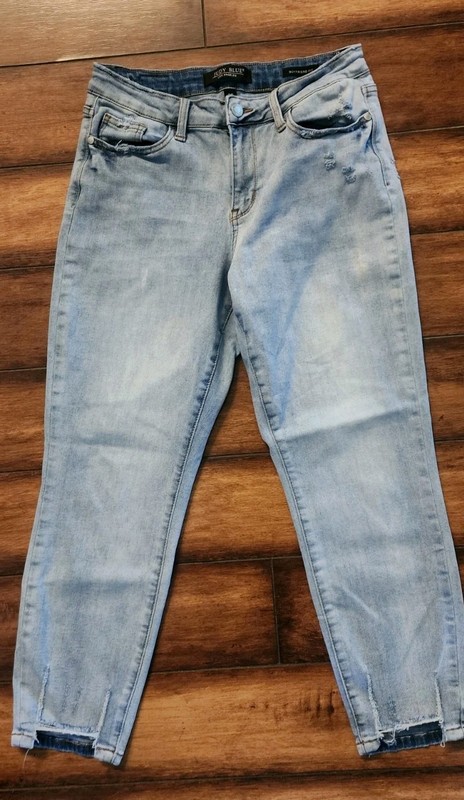 Judy Blue Jeans Womens Size 29 Boyfriend Fit Light Wash Notch Ankles JB82285lt