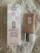 Clinique Stay Matte Oil Free Makeup  CN 18 CREAM WHIP  1 oz /30 ml 