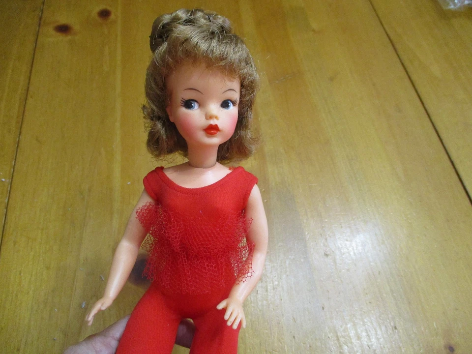 Muñeca Pos n Tammy de colección rara de 12" de Ideal Toy Corp BS-12, cabello trenzado, ropa Foto 2 de 4