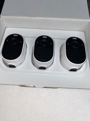  Arlo Arlo VMC3030-100NAS Wireless Indoor/Outdoor 3 Spotlight Security Camera