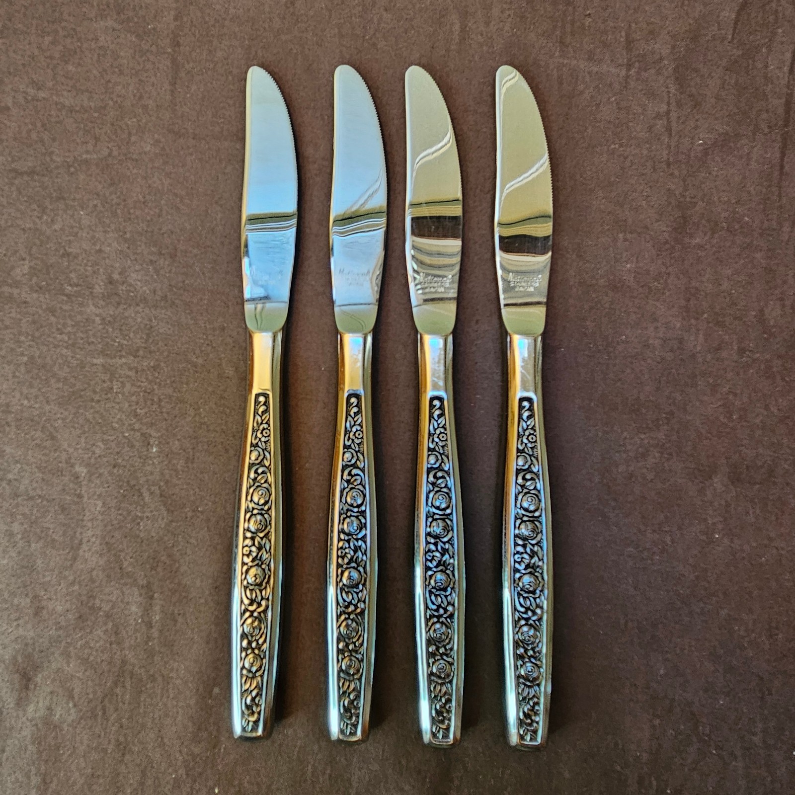 Vtg National Stainless ANTIQUA Glossy Flatware 8 ¼” Dinner Knife Lot of 4 Knives