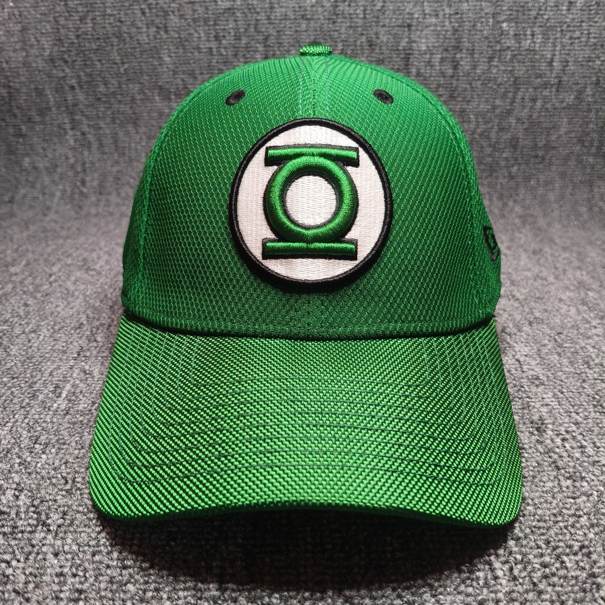 New Era 39THIRTY Green Lantern DC Comics Stretch Fit Hat Cap M/L Green Mesh
