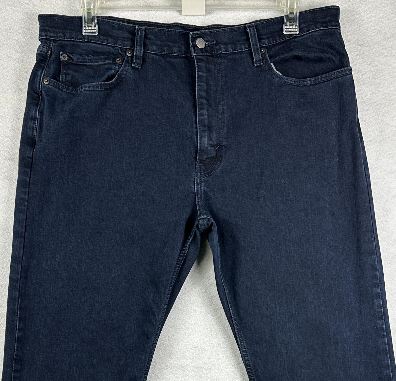 Levi's 502 Jeans Mens 38x32 Blue Dark Wash Tapered Stretch Denim Pants Casual thumbnail 3