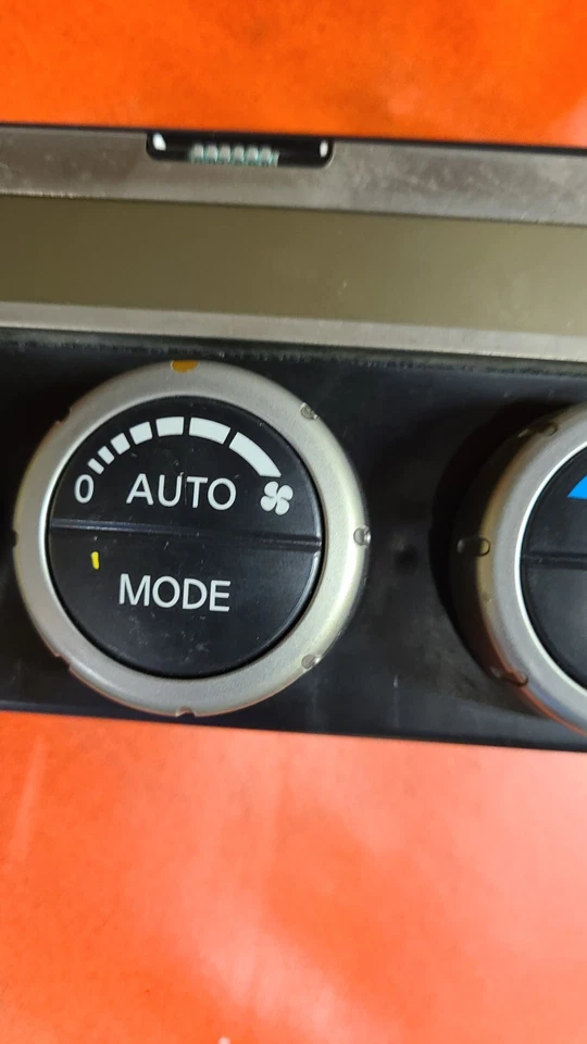 Genuine 2005 2006 2007 Nissan Pathfinder Heater AC Climate Control 27500-EA50A - Image 3 of 4