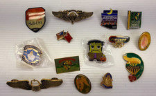 Lot of 14 vintage and modern lapel pins. Various subjects. Good condition.