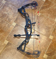 Hoyt Carbon Element RH 65lb 25-31in Draw Carbon Fiber Compound Bow Black/Red 