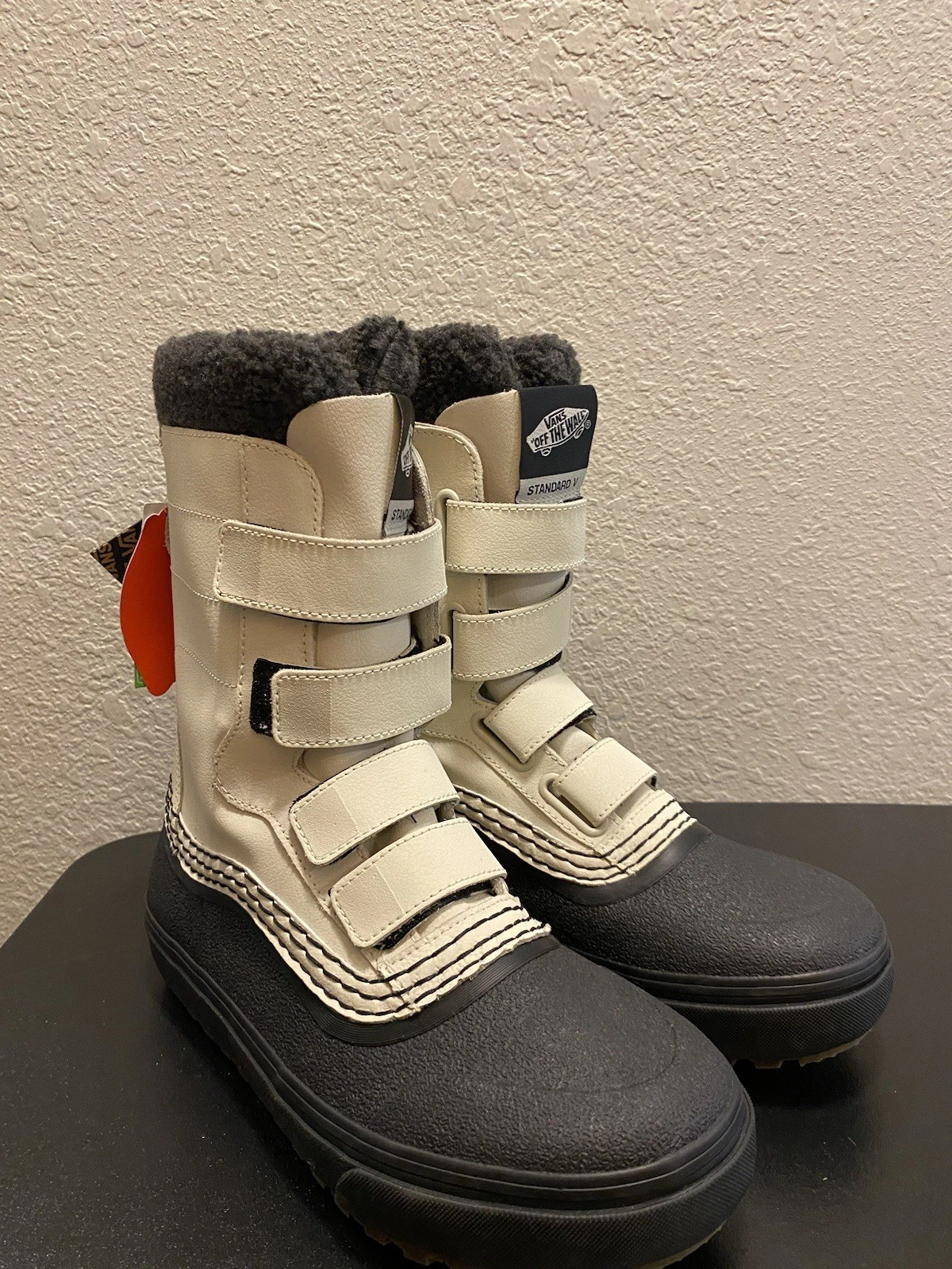 Vans Standard V MTE Men's Size 9 Snow Boots Bone Black No Box Straps