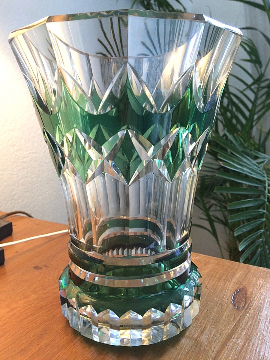 VAL ST LAMBERT - Vase modèle LUBO doublé vert émeraude - style art déco - signé