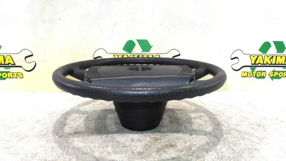 Volante Mercedes Benz 300D 1975 con almohadilla de bocina OEM NEGRO Foto 4 de 4