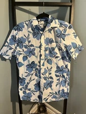 Amazon Essentials Slim Men’s Button Up Shirt