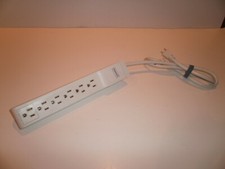 6-Outlet Surge Protector, 2.5' Cord Staples 16943 Power strip