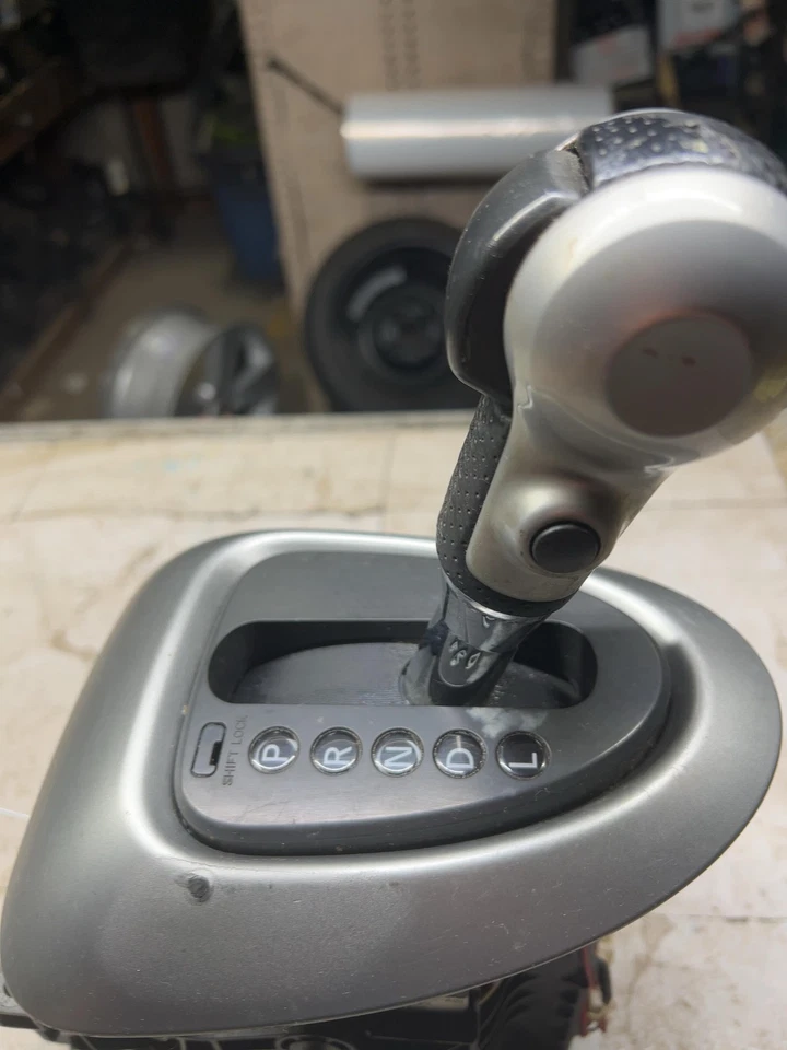 Conjunto de palanca de cambios de piso de transmisión automática ROGUE 2009-2013 Foto 2 de 4