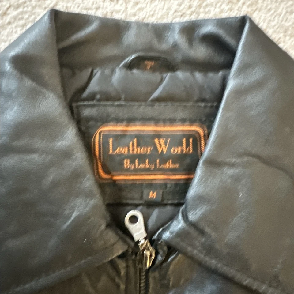 Chaqueta de cuero Lucky Leather Company EE. UU. mediana brazo abajo bandera en la espalda Foto 2 de 4