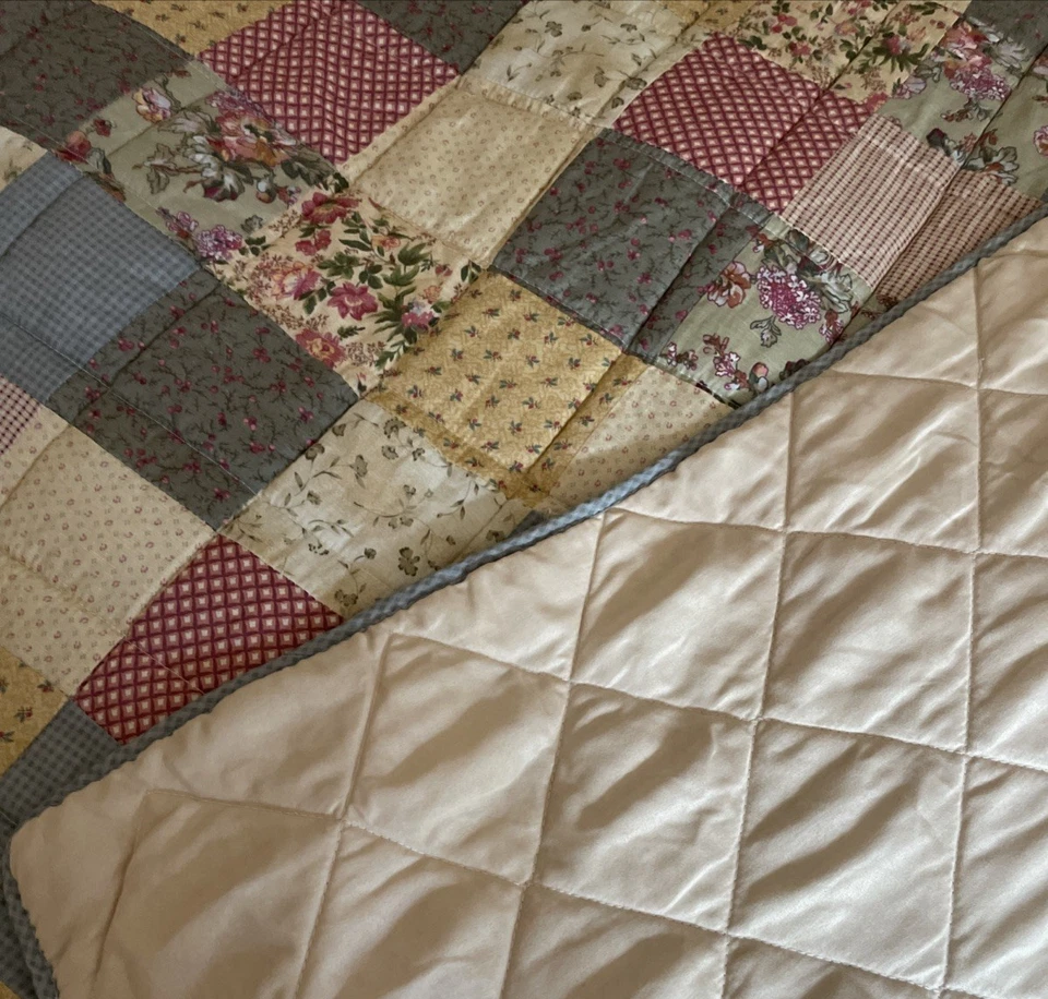 Cobertor acolchado vintage de retazos sintéticos tamaño queen 100"x90" cabaña Shabby Chic Foto 2 de 4