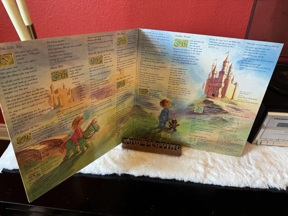 Lullabies and nursery rhymes volume one vintage vinyl record candle Foto 2 de 4