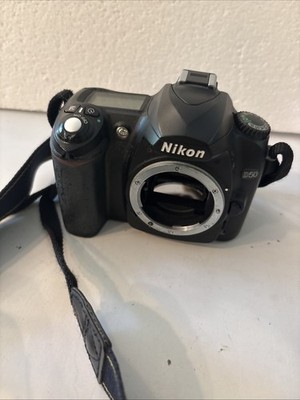 Nikon D50 6.1MP Digital SLR DSLR Camera Body