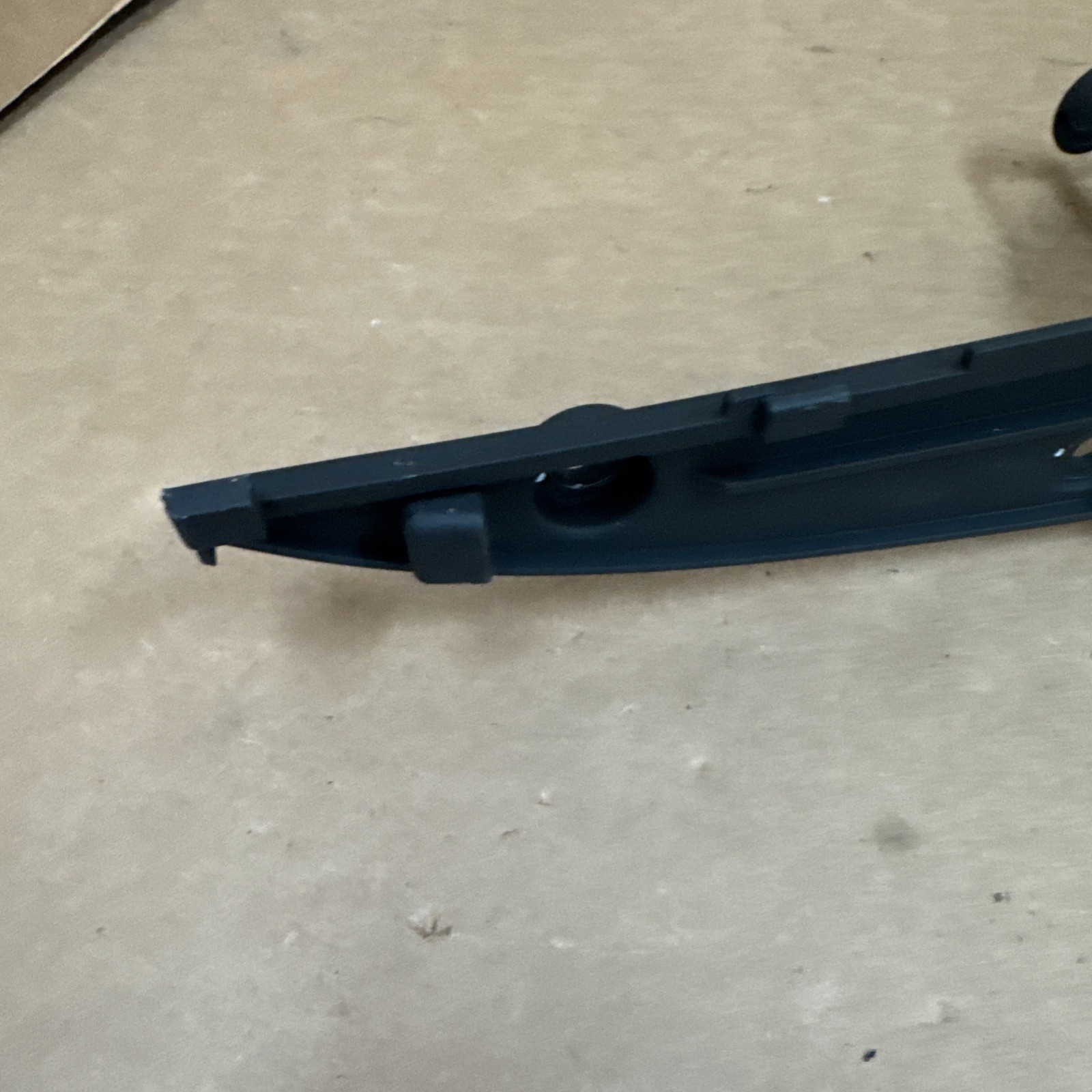 2008 11 2012 2014 2015 AUDI R8 Right Front DOOR Panel Armrest Mount Bracket 2725