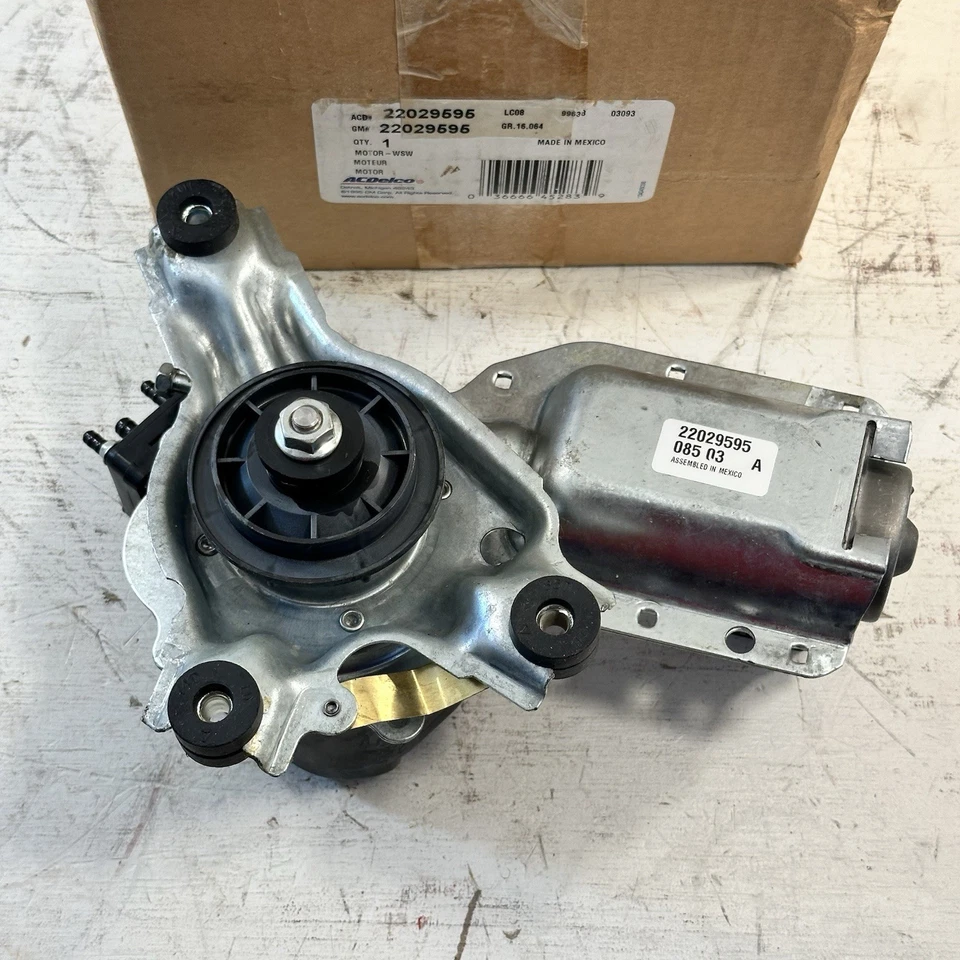 New OEM Windshield Washer Pump & Motor #22029595 (#19150910) 1991 Chevy Trucks - Image 2 of 4