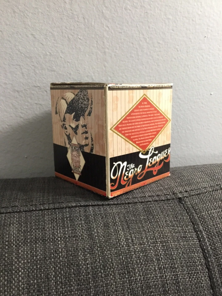 The Negro Leagues Newark Eagles Nueva Jersey porcelana adorno de Navidad Foto 3 de 4