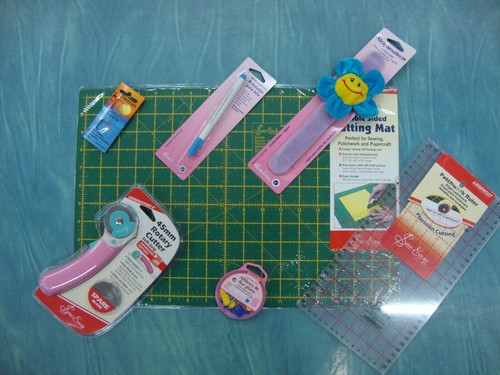 SET PER PATCHWORK STARTER KIT CON BASE TAGLIERINO E ACCESSORI - Picture 5 of 50