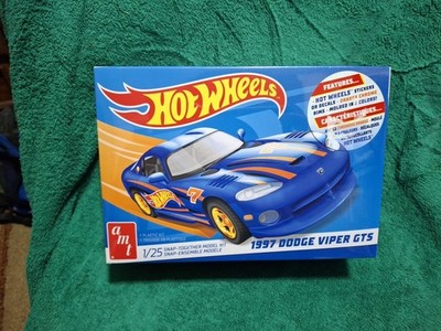AMT SnapIt Hot Wheels 1997 Dodge Viper GTS  (2023)  Model Kit 1:25 Scale