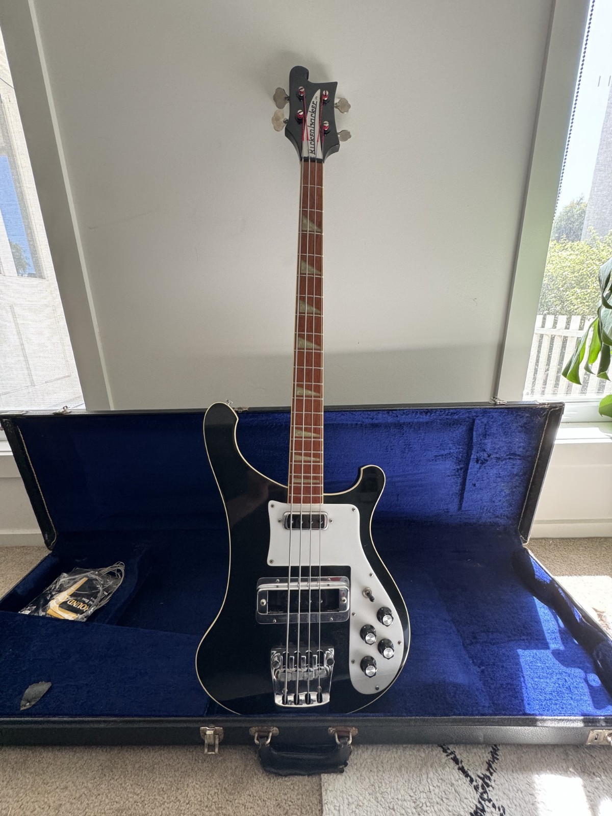 1975 Rickenbacker 4001 Jetglo Vintage with case and extras