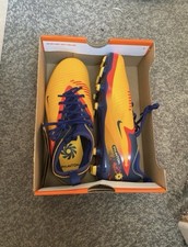 Image of BRAND NEW Kids Nike Football Boots Size 3.5 UK