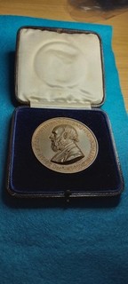 Cased Large Bronze Whitworth Memorial Medal awarded to Frederick T Edmunds 1914