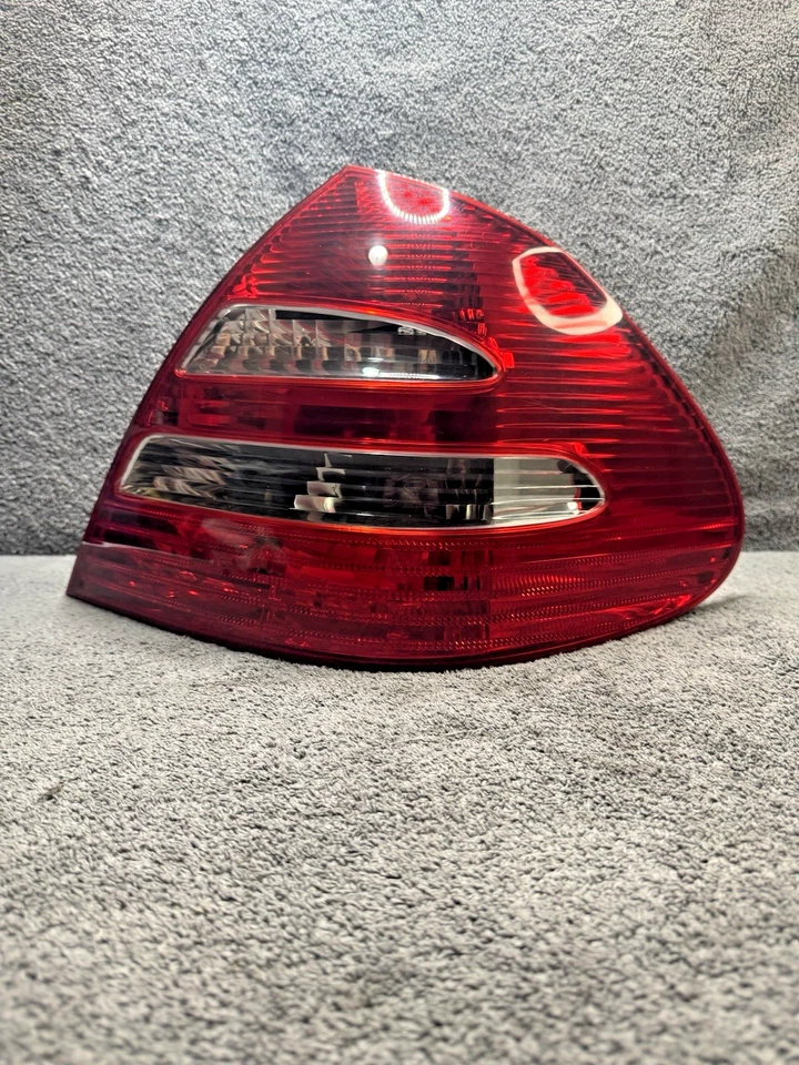 Задний правый задний фонарь для Mercedes W211 E350 E500 03–06 годов от оригинального производителя - Изображение 2 из 4