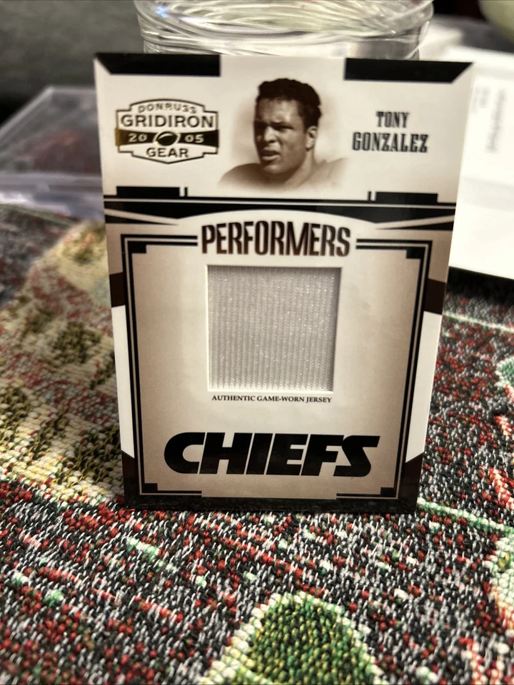 Donruss Gridiron Gear Performers 2005 #P-48 Tony Gonzalez 078/150 raro nítido Foto 2 de 4