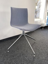 Arper catifa 46 weiß Sternfuß mit gleiter sehr guter Zustand