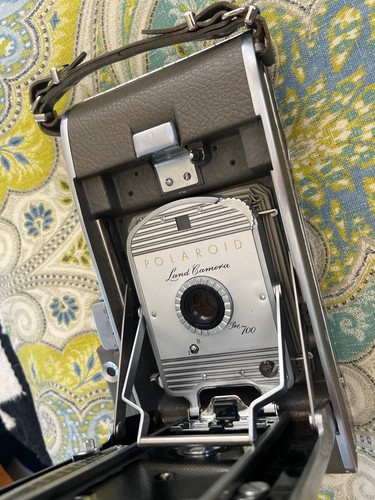 CÁMARA POLAROID LAND 700 VINTAGE Con Estuche Y Accesorios Manuales Original - Imagen 9 de 17