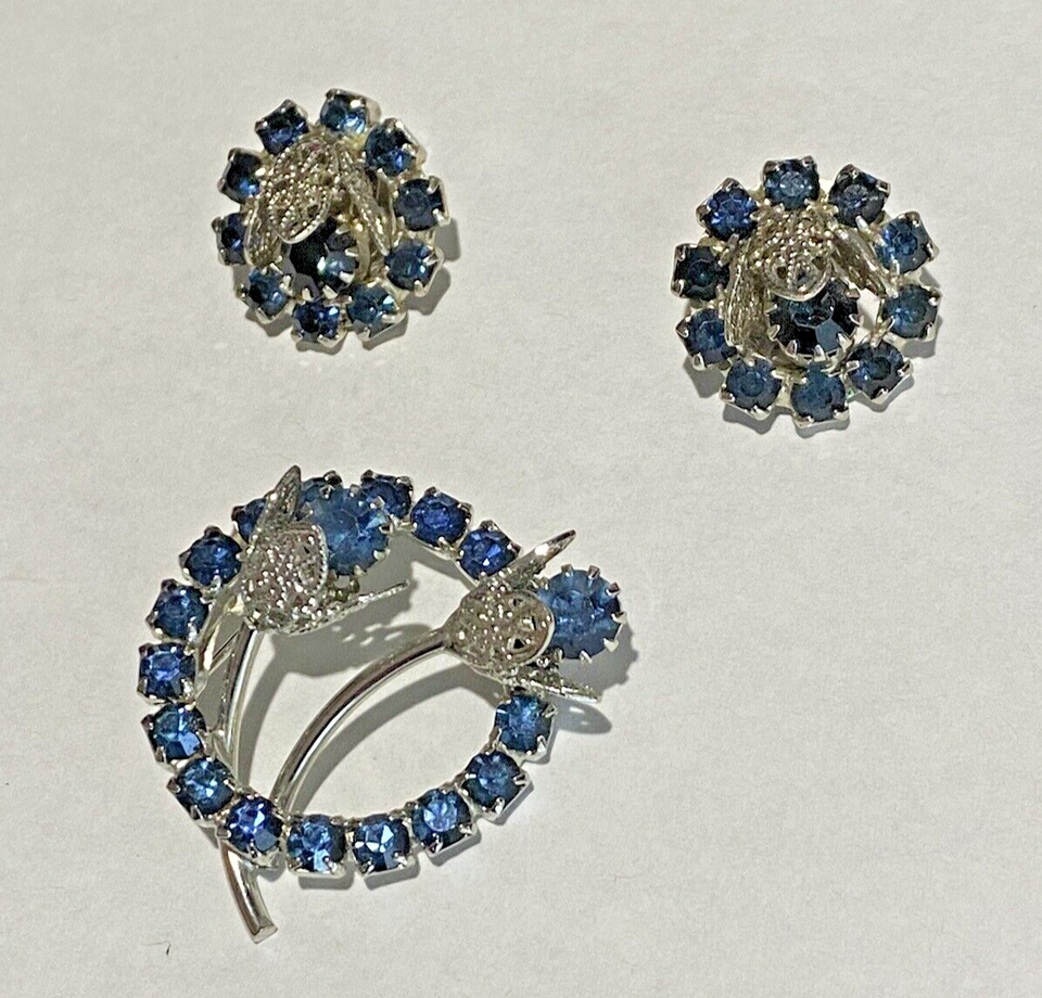 Stunning Vintage Blue Rhinestone Tulip Filigree Brooch & Clip Earrings
