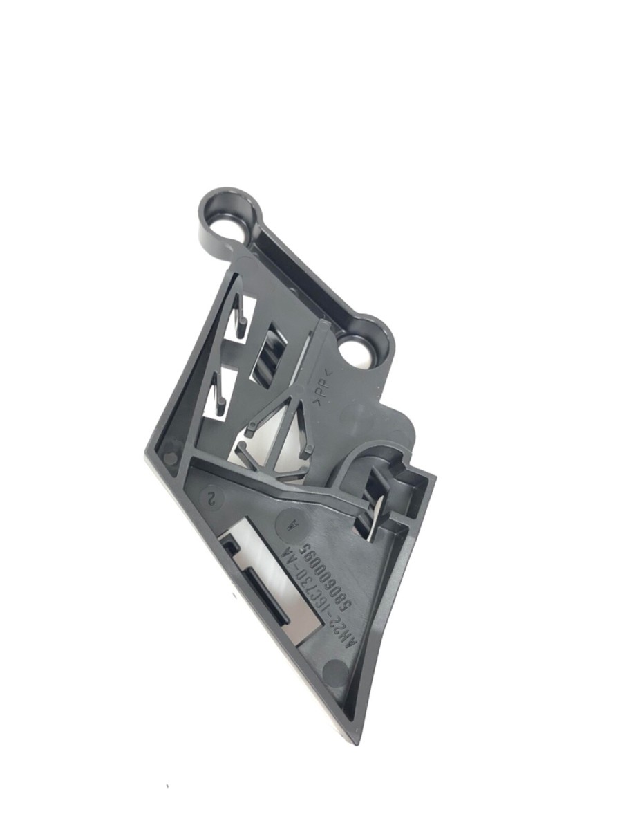 Genuine Range Rover Sport / Disco 4 LH Bonnet Cable Bracket 
