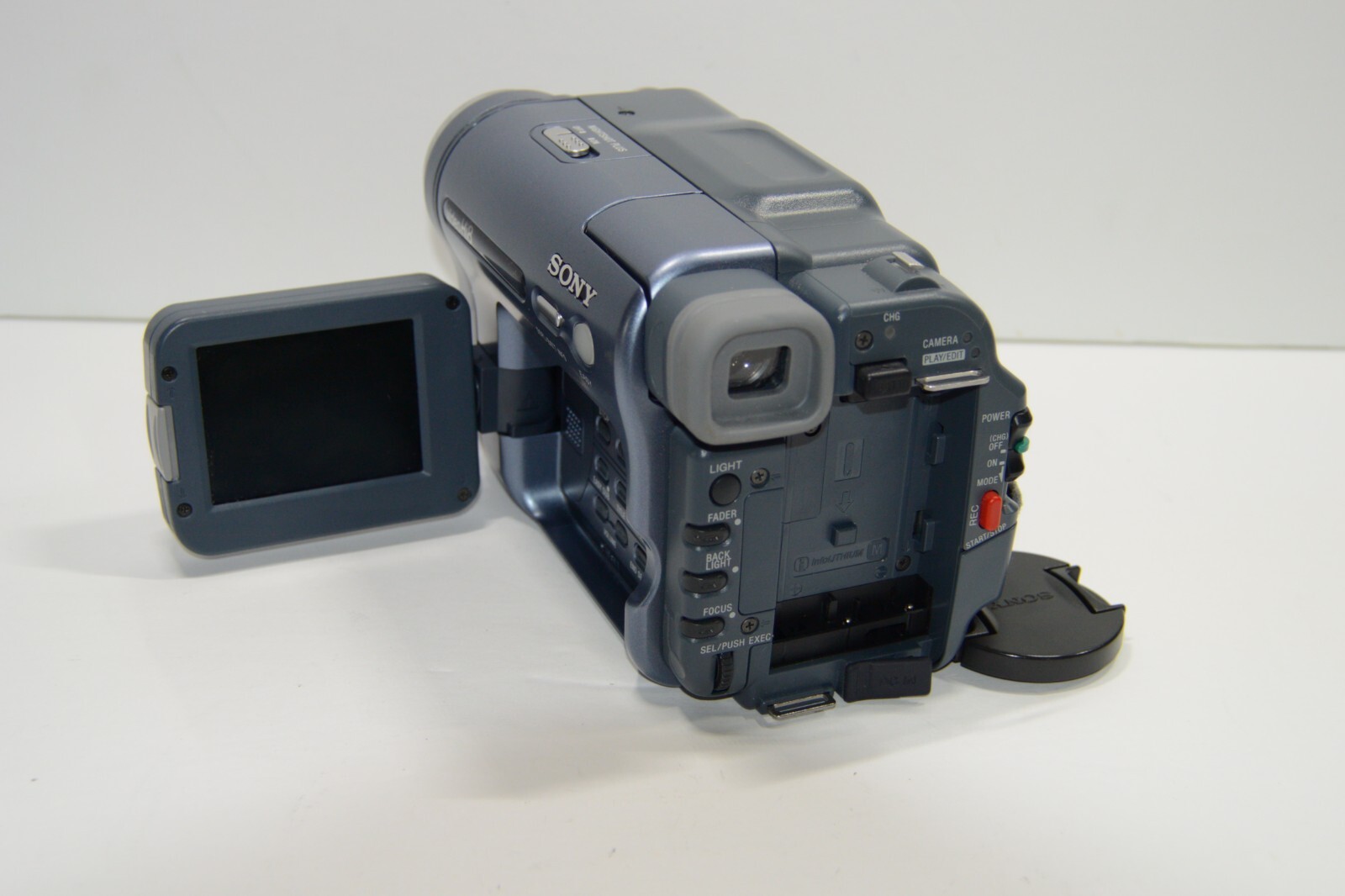 REFURBISHED Sony CCDTRV128 8mm Hi8 Analog Camcorder Bundle 180Day