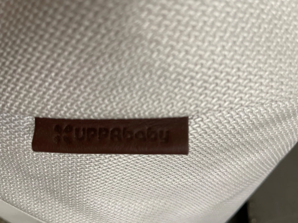 Carrinho UPPAbaby berço para carrinho ou suporte, ou sozinho, ligeiramente usado - Imagem 3 de 4