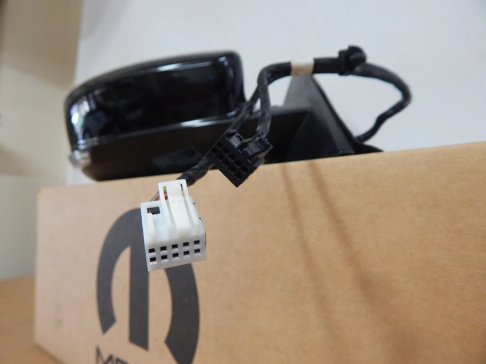 Nuevo espejo retrovisor lateral para pasajeros Chrysler 300 2011-2018 punto ciego Phantom negro fabricante de equipos originales Foto 4 de 4