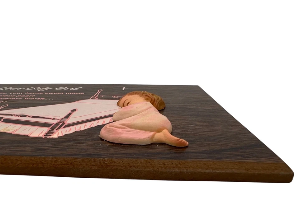 Arte de pared para guardería de grano rosa y madera placa 3D de tu bebé niña rezando bebé Foto 3 de 4