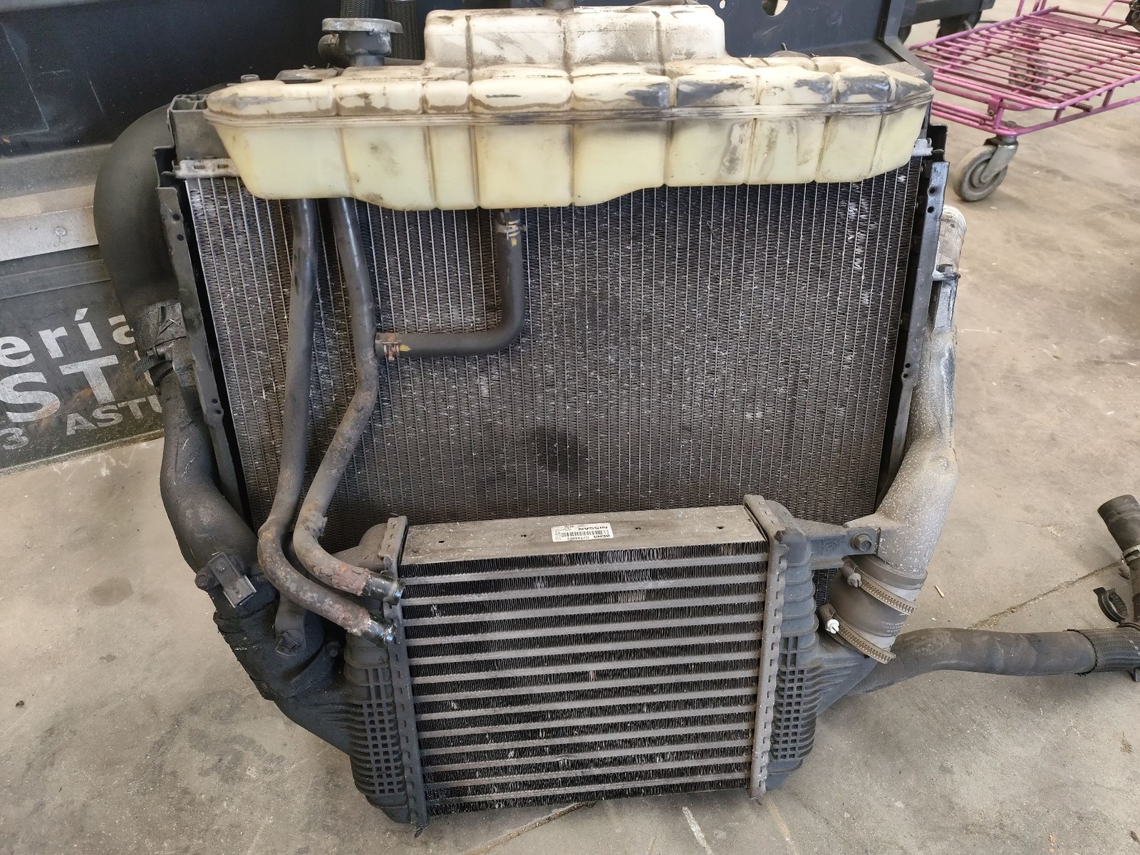 21400MD41A RADIADOR AGUA / 184446 PARA NISSAN NT400 CABSTAR F24M 28.12, 32.12,