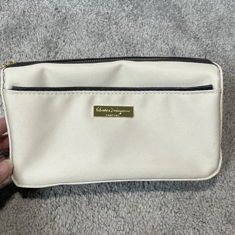 Salvatore Ferragamo Bolsa de Aseo de Viaje Estuche de Maquillaje Perfumes Saudia Foto 2 de 4