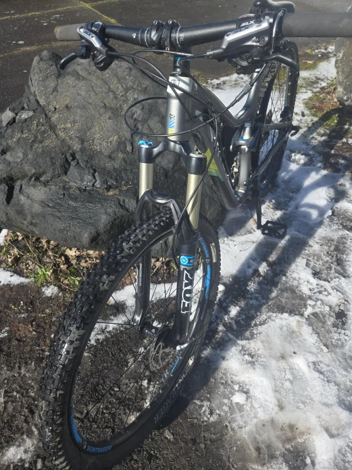 Trek Lush SL 27.5 - Image 2 of 2