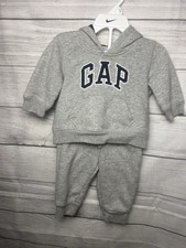 Gap Sweatshirt 3-6 Months Long Sleeve Shirt and Sweats Size 3-6 Months