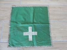 chasuble - calice - ciboire - messe - pretre - etole - ornement