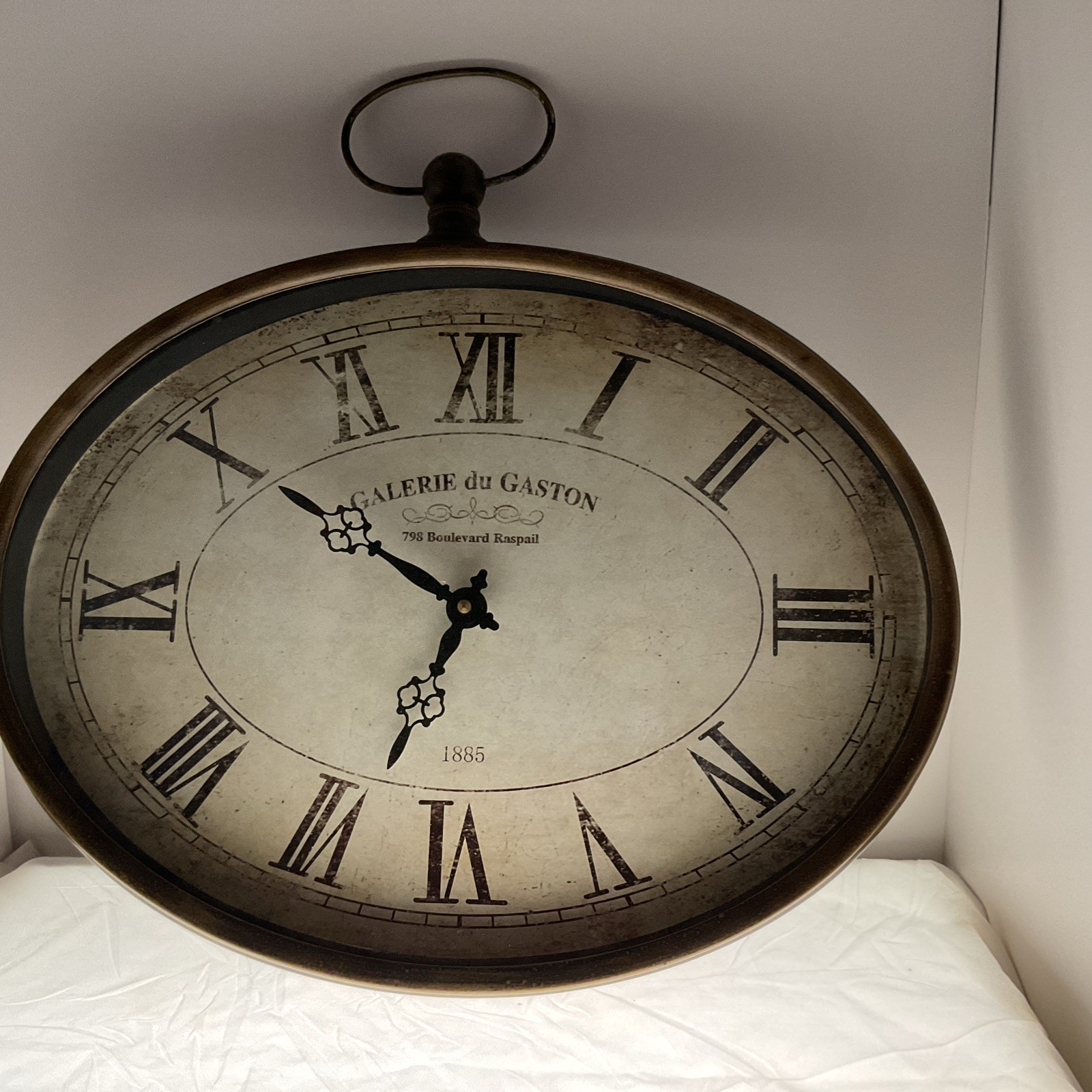 Oval French Wall Clock Vintage Style, Galerie du Gaston Pre-owned Tested Working